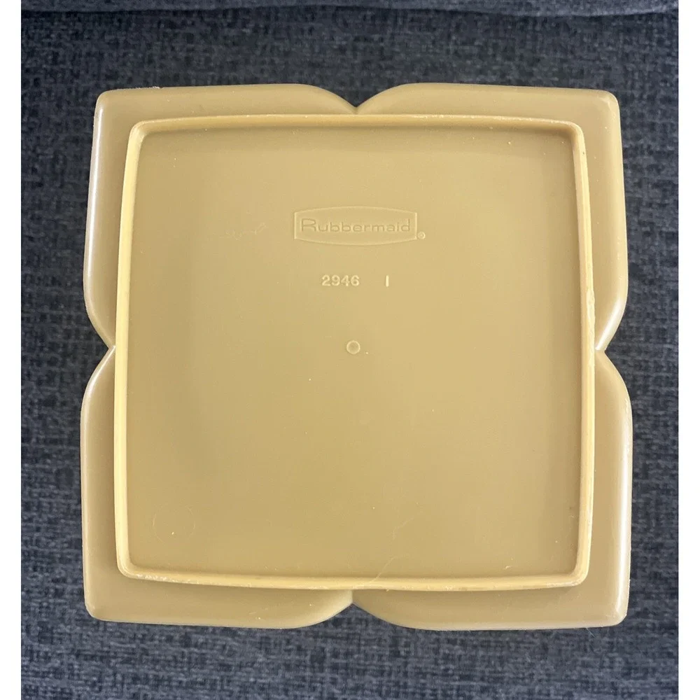 Vintage Rubbermaid 10
